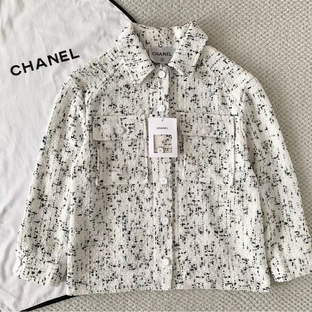 CHANEL White Tweed Button-Front Jacket with Black Speckle